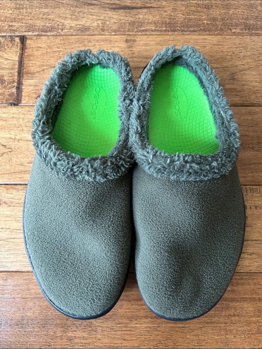Oofos Oocoozie Fleece Clog Slipper Mules Slip On Comfort Recovery Shoes Green 9